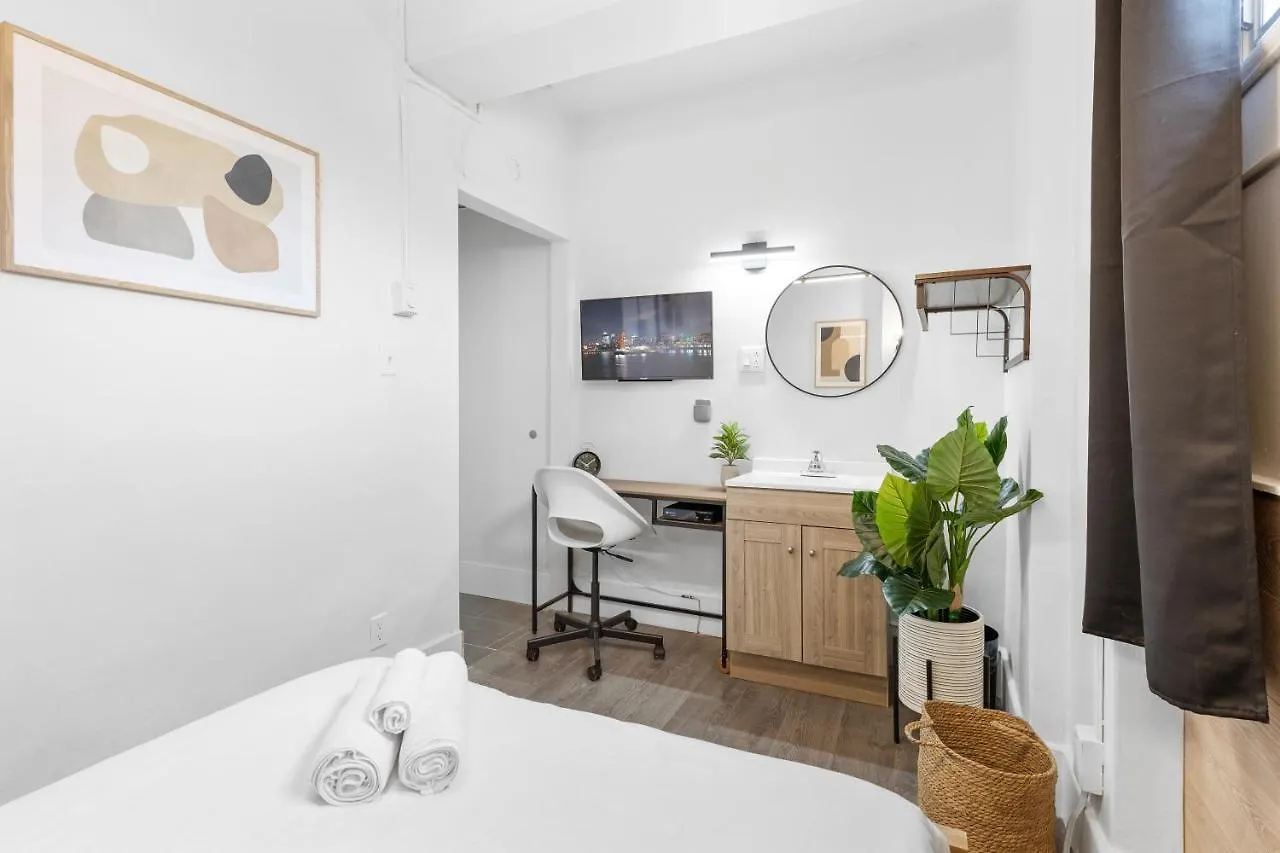 Le Sand & Stone Hotel Montreal